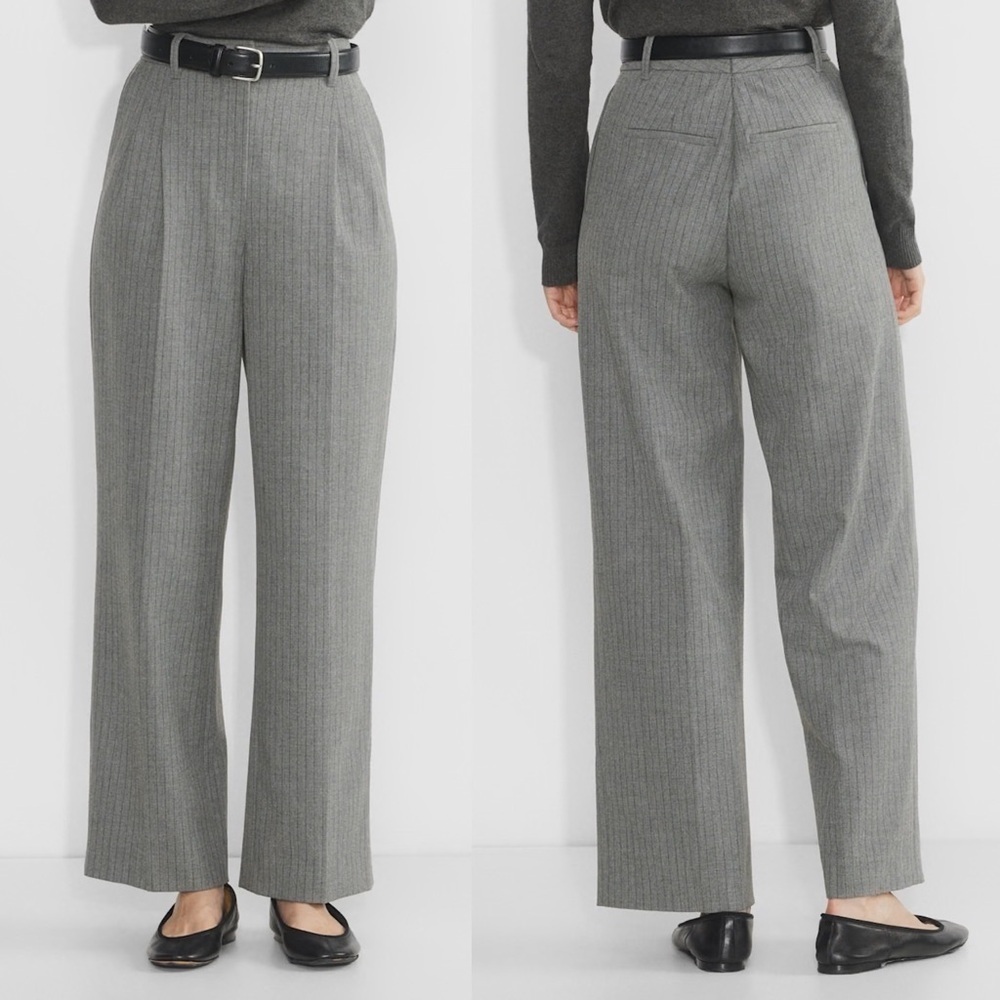 Aritzia- The Effortless Pant (Re)fined Black Size 4 High Waist Trousers
